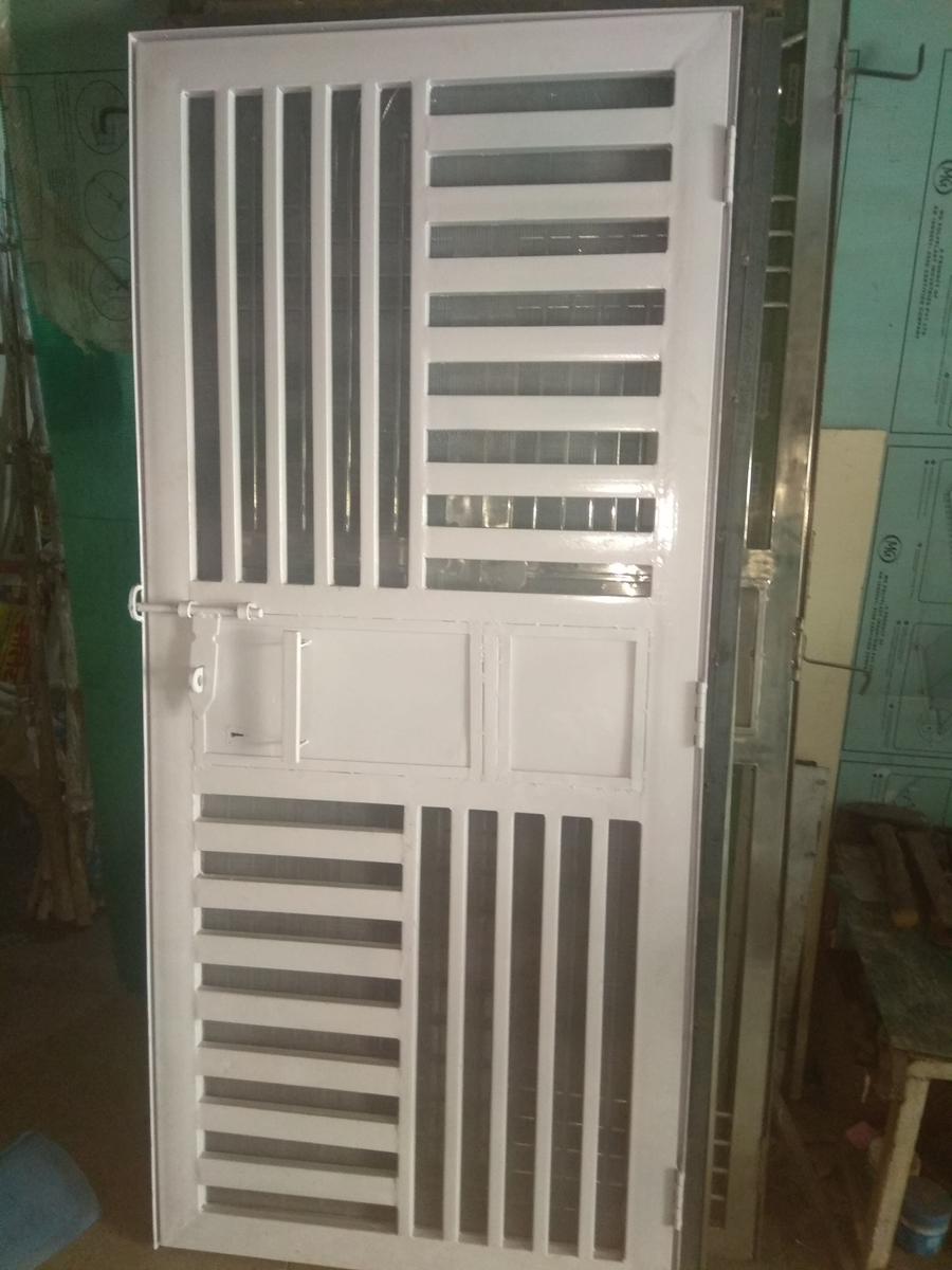 Iron gate design 014