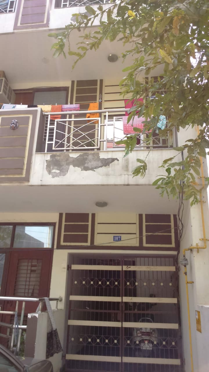 Iron main gate design 010