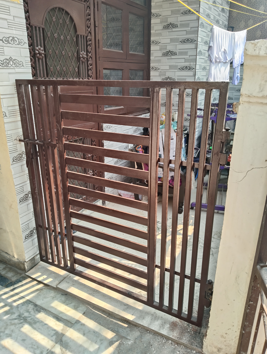 Iron main gate design 011