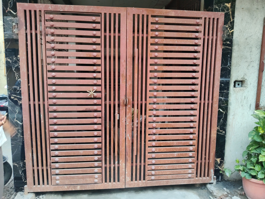 Iron main gate design 013