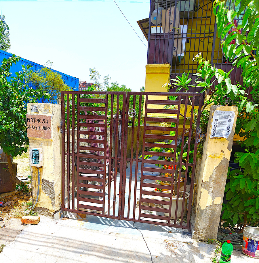 Iron main gate design 014