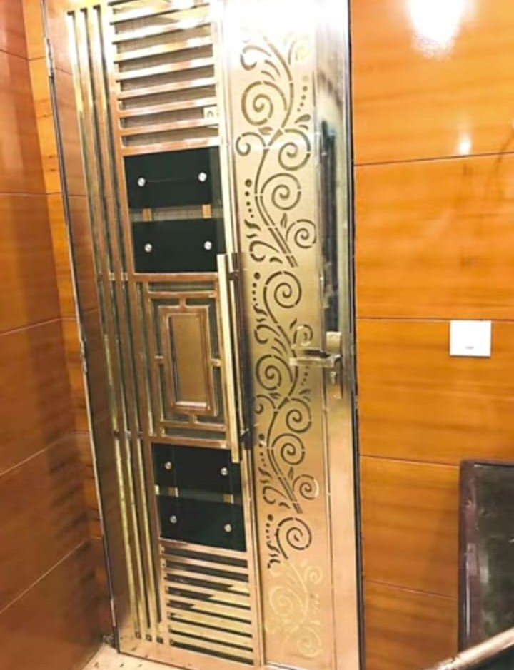 Steel gate design 105