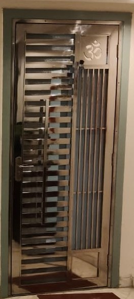 Steel gate design 110