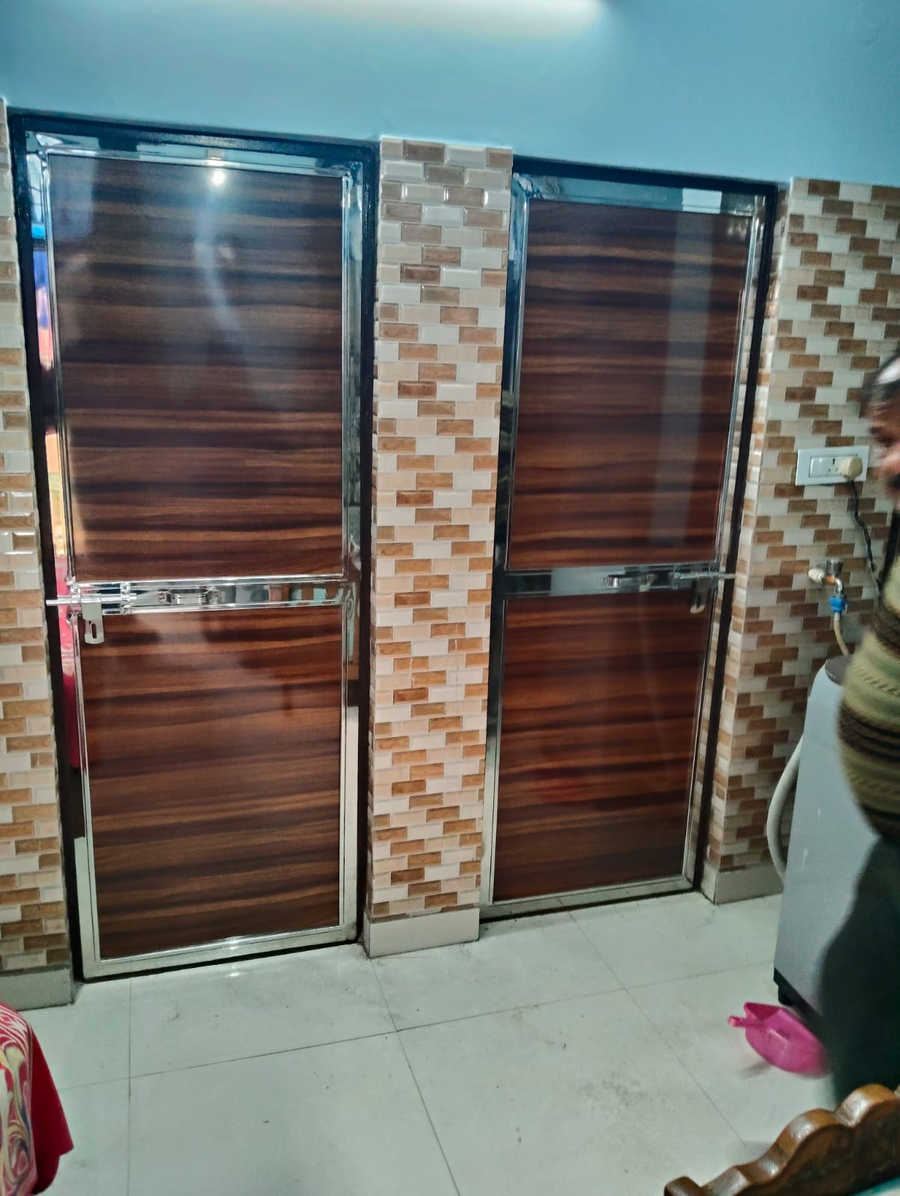 Steel gate design 116