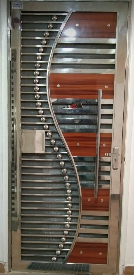 Steel gate design 122