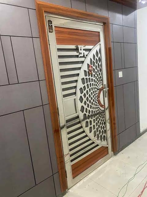 Steel gate design 128