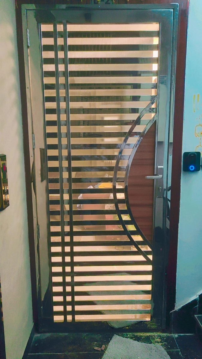 Steel gate design 142